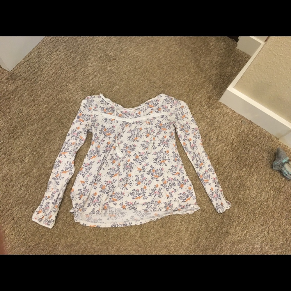 White with cream colored animals.